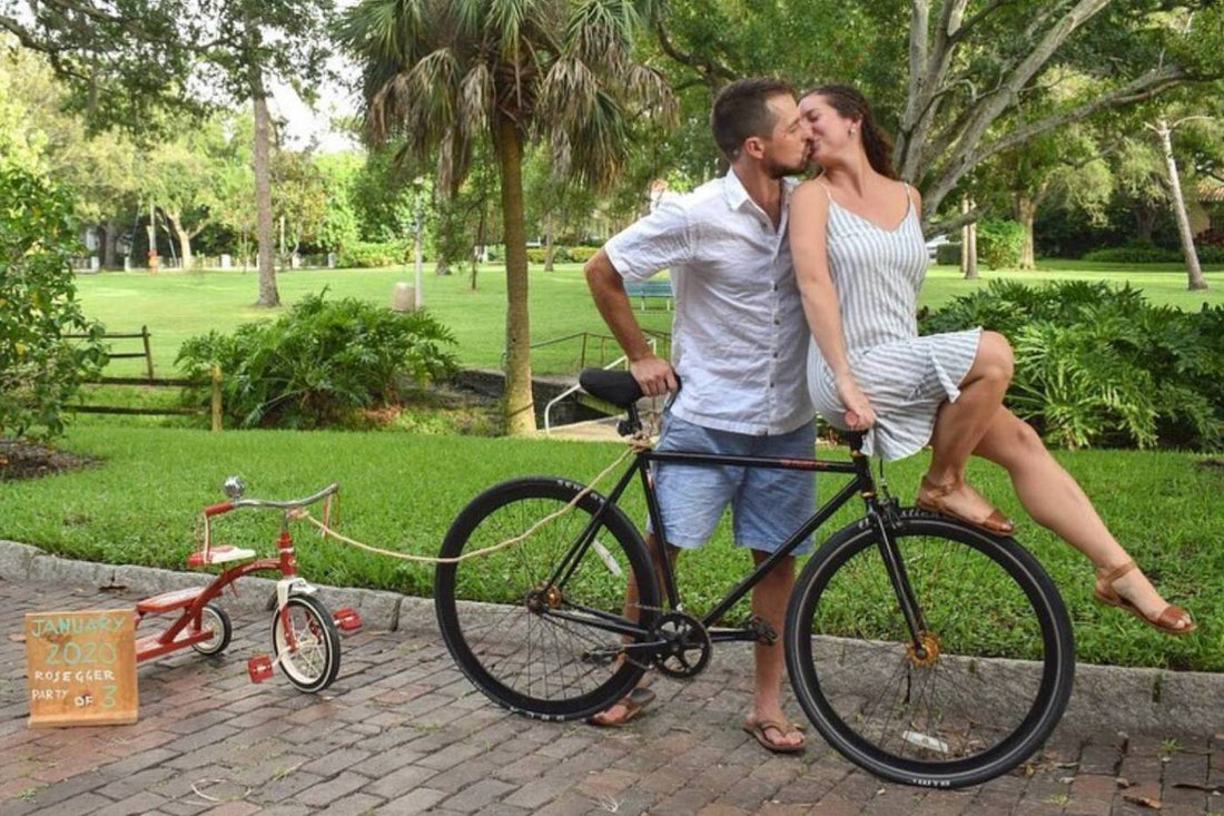 21 Pretty Spring Pregnancy Announcement Ideas