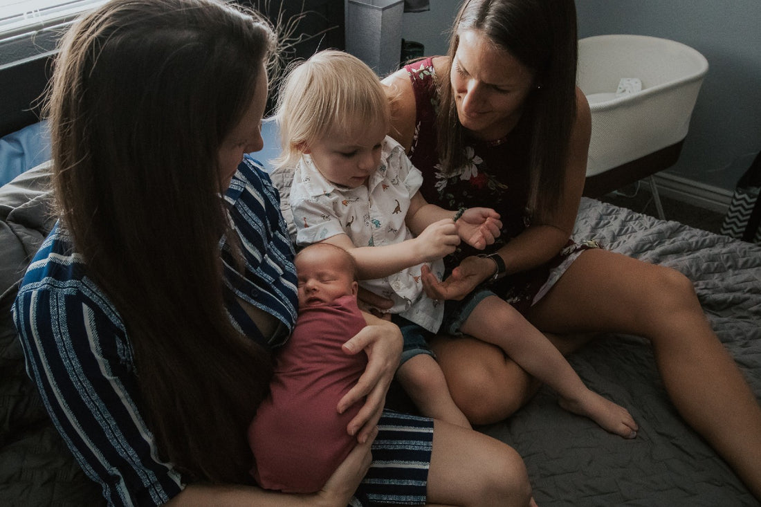 Family with toddler and newborn - @wildbirdphotographyaz